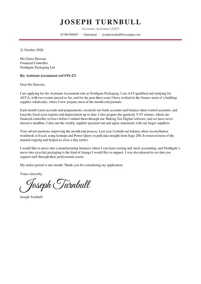 An accountant cover letter in the Heritage design, with a made-up name and a typed signature